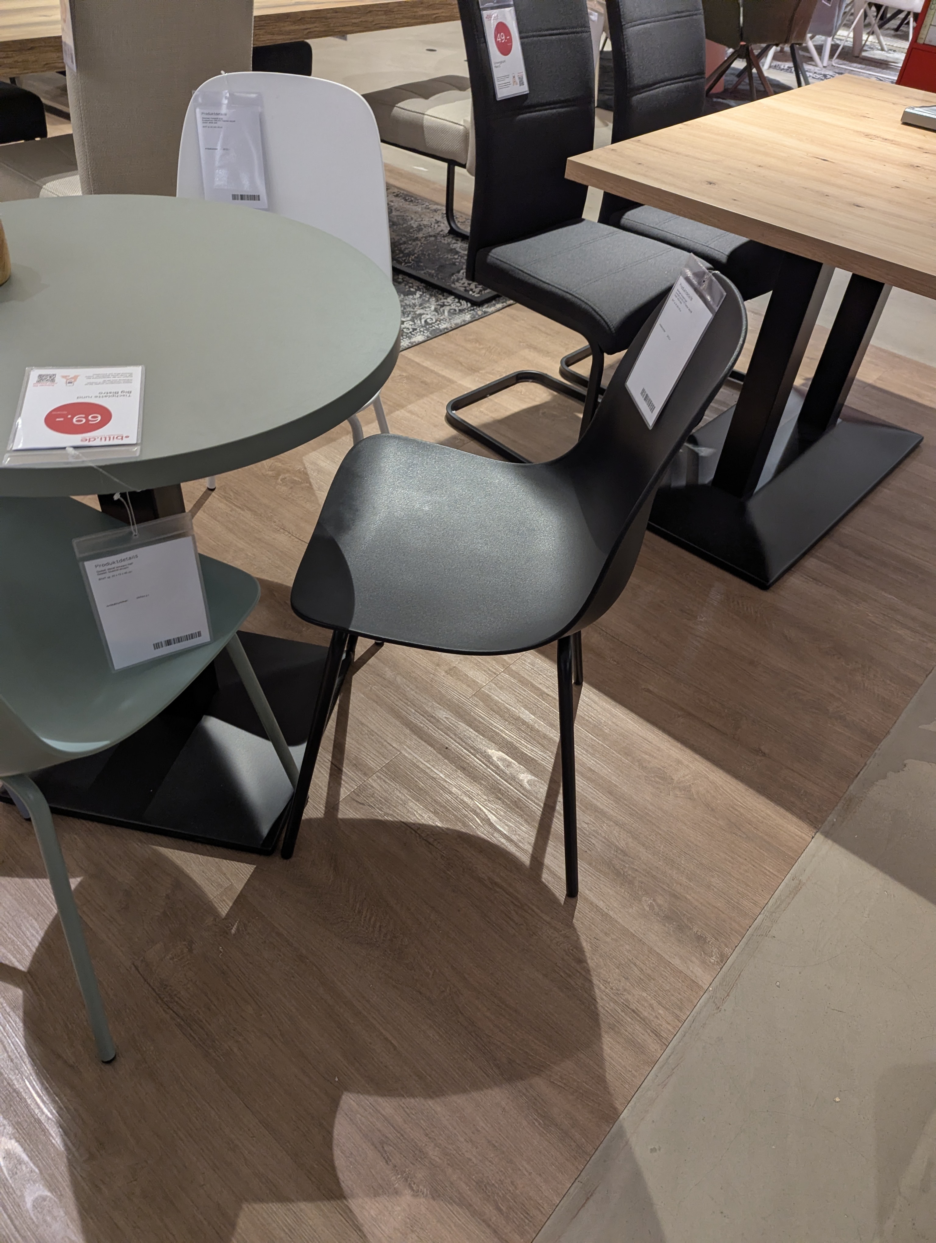 Unique Furniture Stuhl WHITTAKER - AUSSTELLUNGSSTÜCK