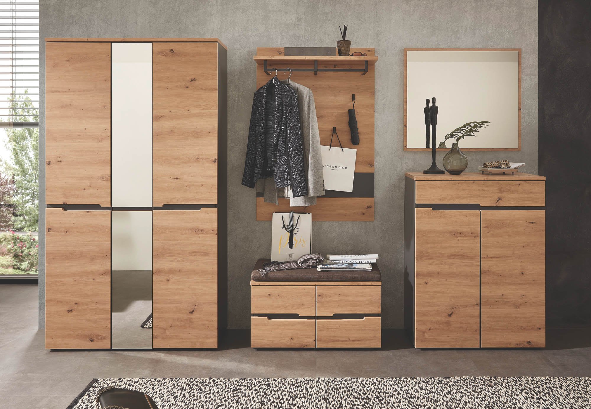 Garderobenschrank
