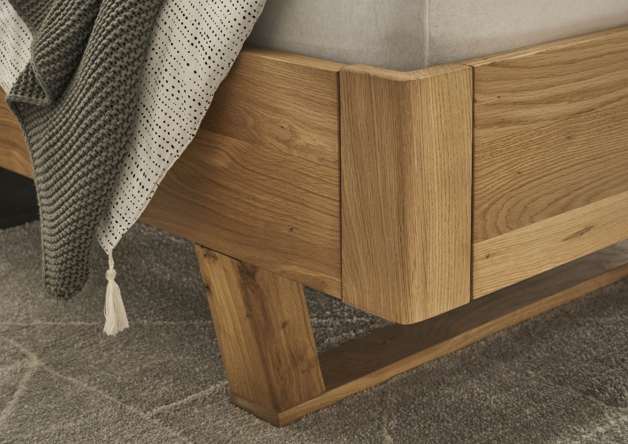 Bett Lederoptik beige ca. 180 x 200 cm Eiche massiv - Tjark