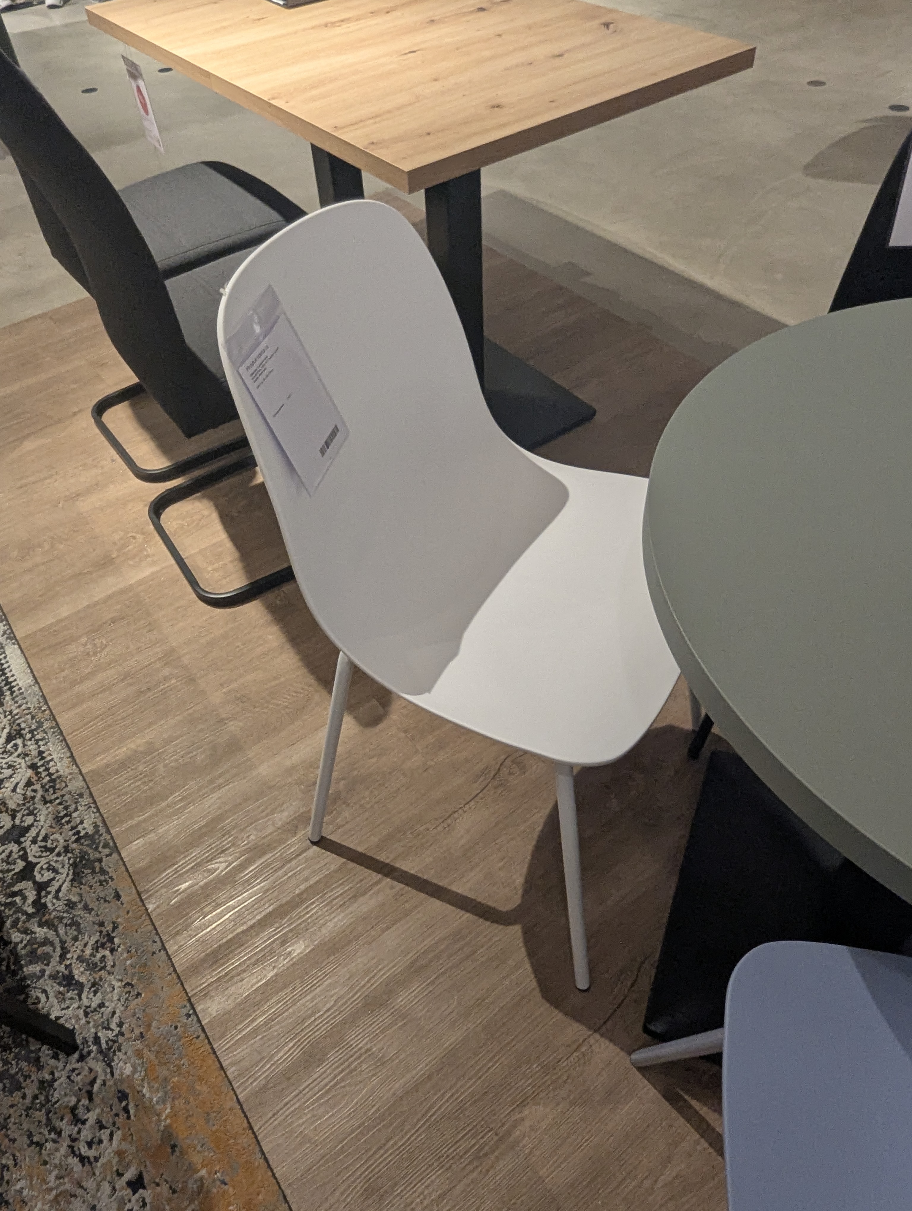 Unique Furniture Stuhl WHITTAKER - AUSSTELLUNGSSTÜCK