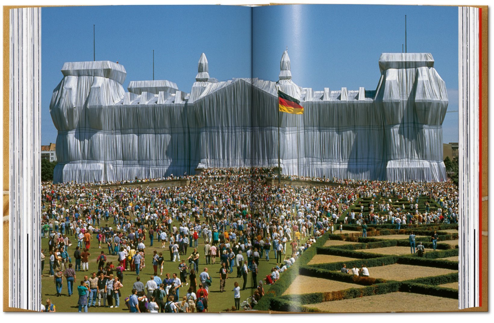 Taschen Verlag Christo and Jeanne-Claude 40th Anniversary Edition
